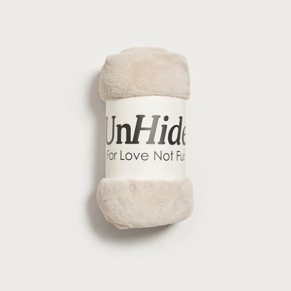 NEW UnHide Blanket - Beige Bear - Picture 1 of 5